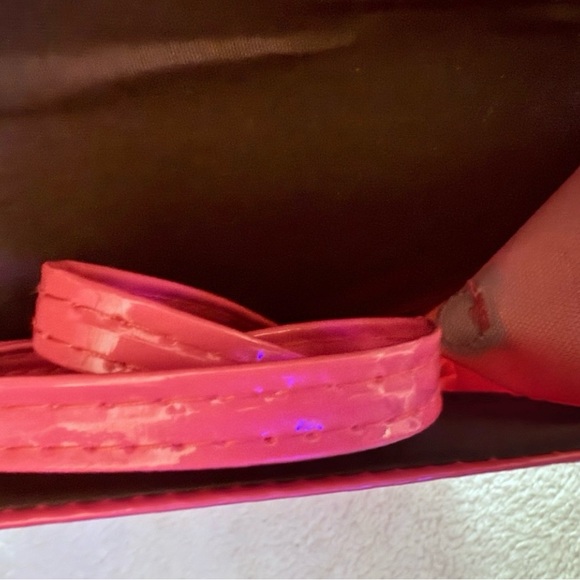 Hello Kitty Cutie Quilted Pink and Black Crossbody Mini Bag 💕 - Picture 7 of 12